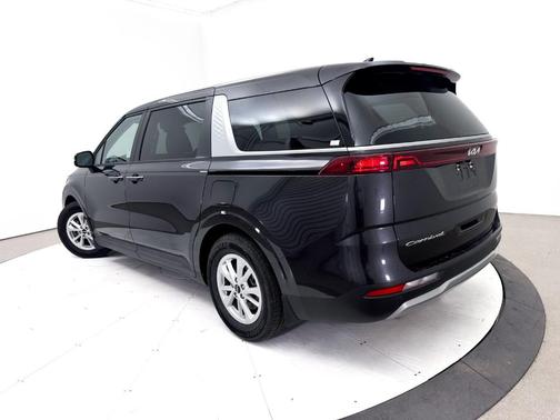 Metal 2022 Kia Carnival LXS