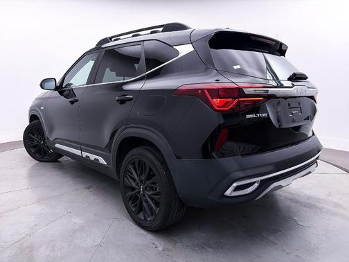 2022 Kia Seltos Nightfall
