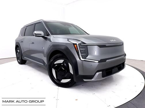 Pebble Gray 2024 Kia EV9 Wind