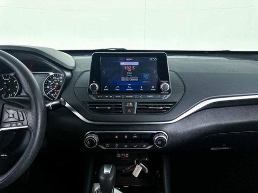 2021 Nissan Altima 2.5 SV