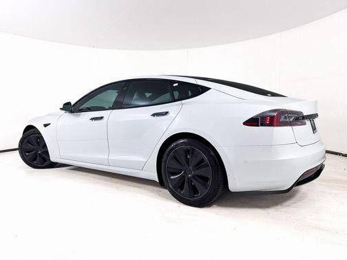 2022 Tesla Model S Base
