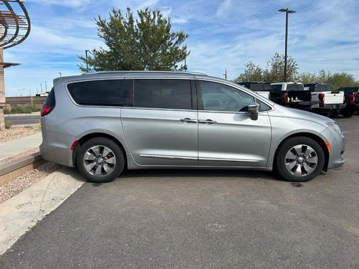 2020 Chrysler Pacifica Hybrid Limited