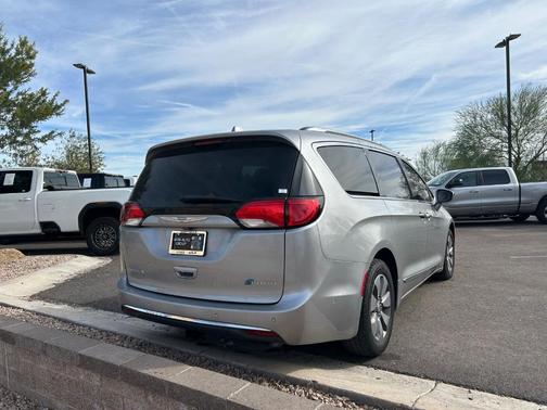 2020 Chrysler Pacifica Hybrid Limited