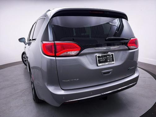 2020 Chrysler Pacifica Hybrid Limited