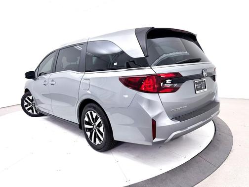 Solar Silver Metallic 2025 Honda Odyssey EX-L