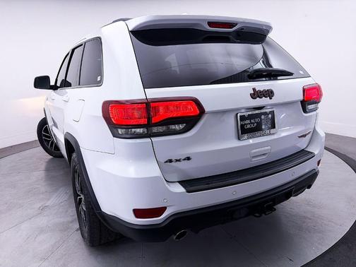 Bright White Clearcoat 2018 Jeep Grand Cherokee Trailhawk