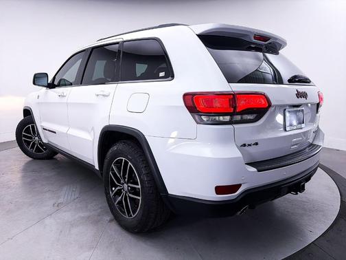 Bright White Clearcoat 2018 Jeep Grand Cherokee Trailhawk