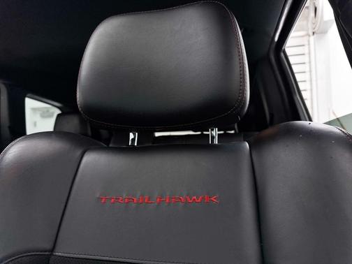 Bright White Clearcoat 2018 Jeep Grand Cherokee Trailhawk