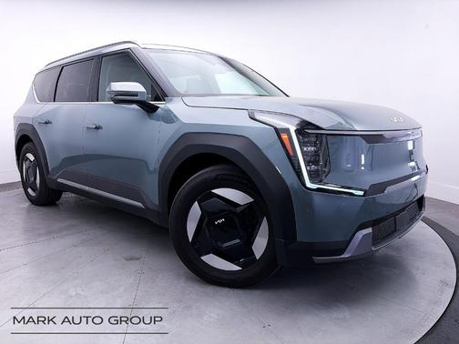 Iceberg Green 2024 Kia EV9 Wind