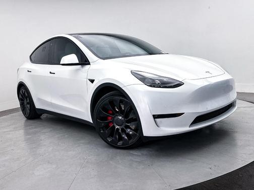 Pearl White Multi 2022 Tesla Model Y Performance