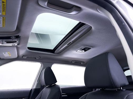 Silver 2025 Kia Seltos SX