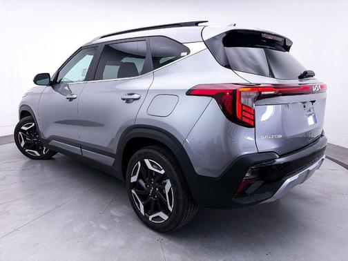 Silver 2025 Kia Seltos SX