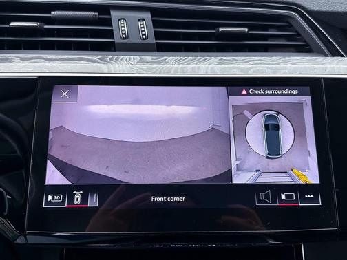 2022 Audi e-tron Premium