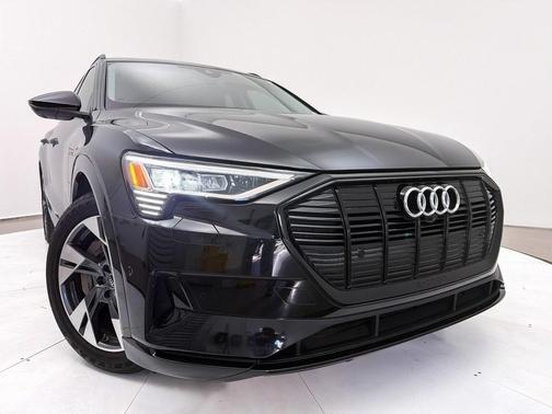 2022 Audi e-tron Premium