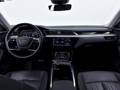 2022 Audi e-tron Premium