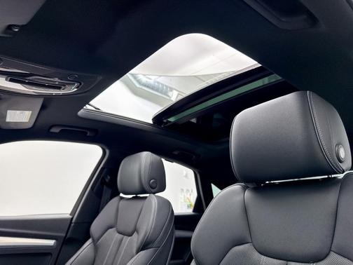 2024 Audi Q5 45 S line quattro Premium