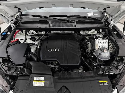 2024 Audi Q5 45 S line quattro Premium