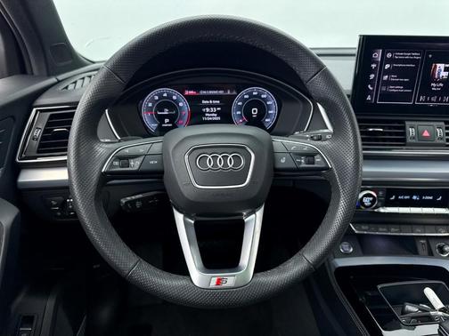 2024 Audi Q5 45 S line quattro Premium