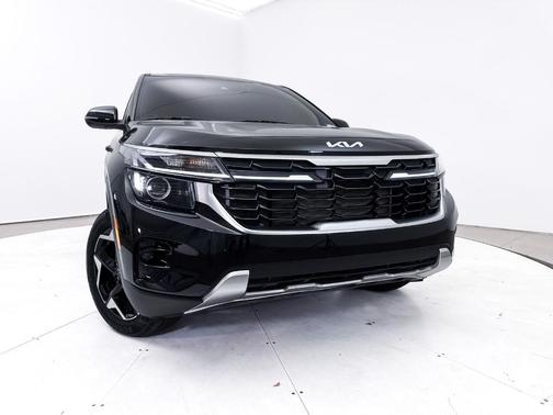 Fusion Orange 2024 Kia Seltos EX