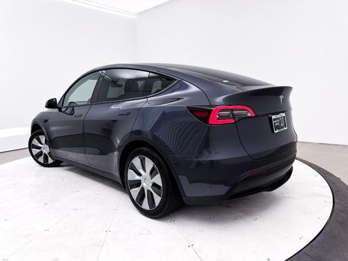2023 Tesla Model Y Base