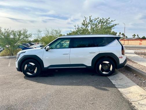 2024 Kia EV9 Wind
