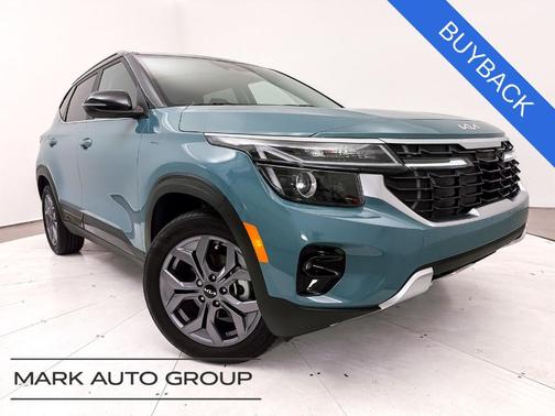 Blue / Black 2024 Kia Seltos S