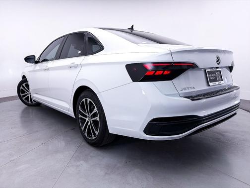 Pure White 2023 Volkswagen Jetta 1.5T Sport