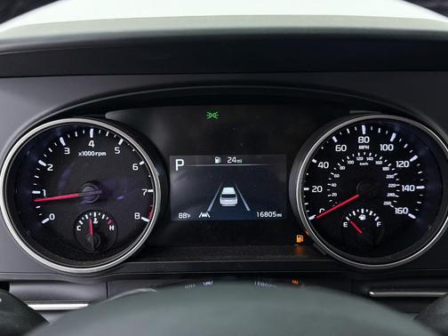 Snow White Pearl 2024 Kia Carnival LX