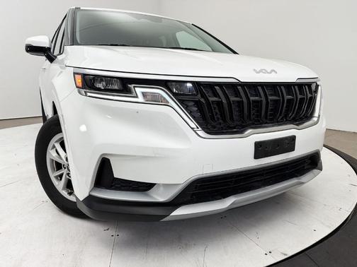 Snow White Pearl 2024 Kia Carnival LX