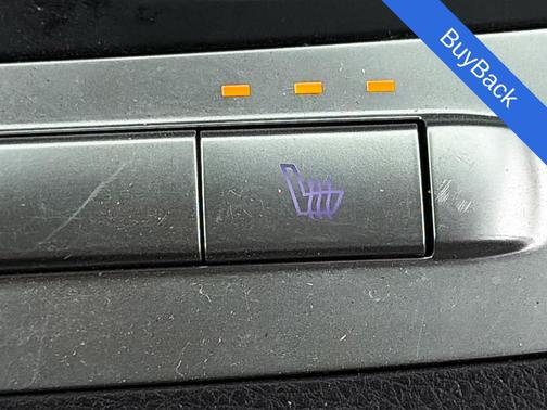Snow White Pearl 2024 Kia Carnival LX