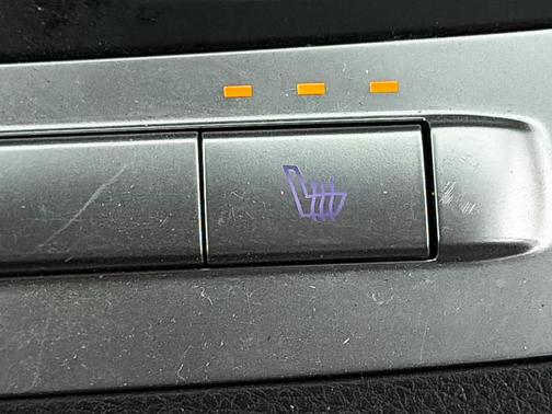 Snow White Pearl 2024 Kia Carnival LX