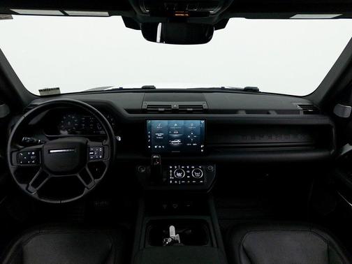 2024 Land Rover Defender P400 X-Dynamic SE