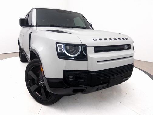 2024 Land Rover Defender P400 X-Dynamic SE