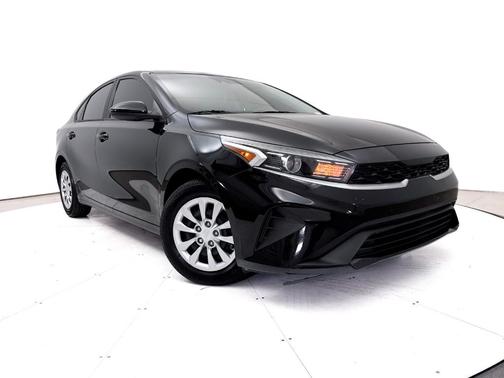 Aurora Black Pearl 2024 Kia Forte LX