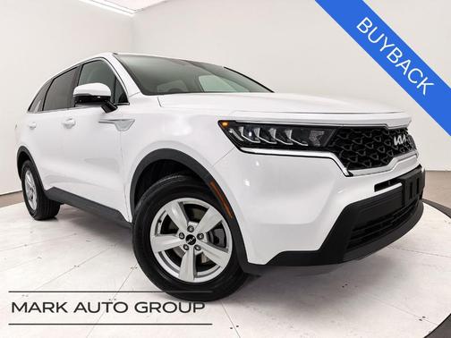 Glacial White Pearl 2022 Kia Sorento LX