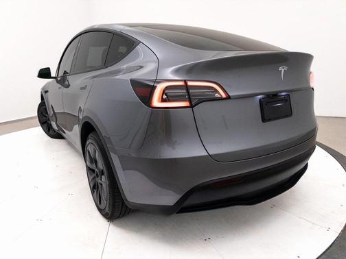 2025 Tesla Model Y Long Range