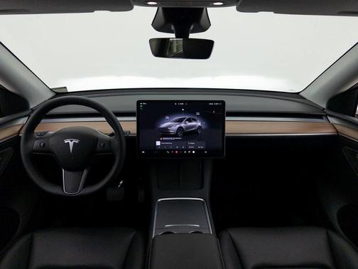 2025 Tesla Model Y Long Range