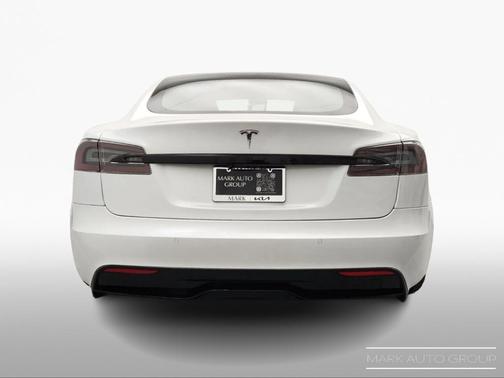 2022 Tesla Model S Base
