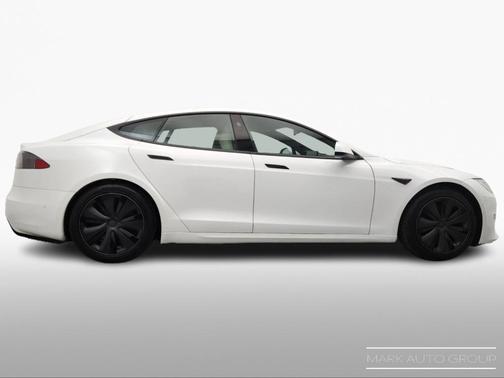 2022 Tesla Model S Base