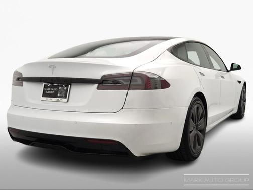 2022 Tesla Model S Base