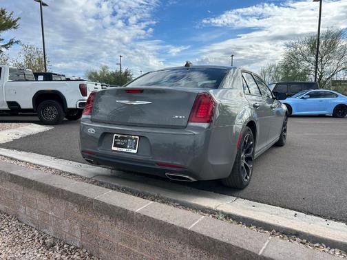 2019 Chrysler 300 Touring