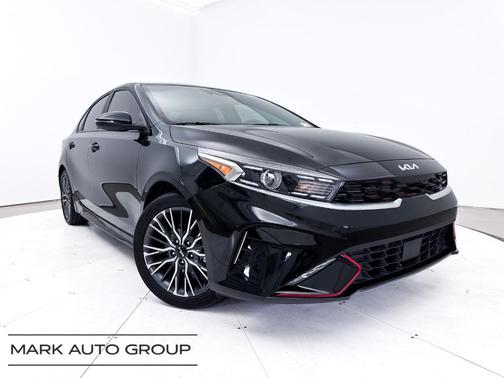 Aurora Black Pearl 2024 Kia Forte GT-Line