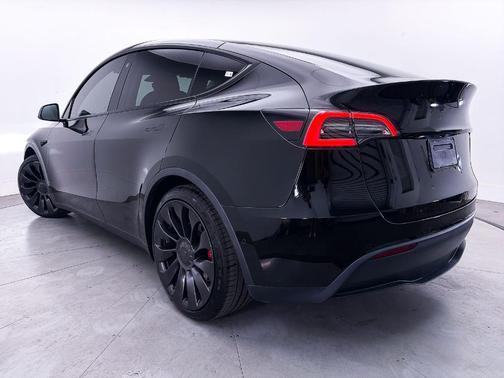 Black 2022 Tesla Model Y Performance