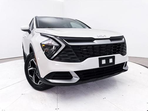 Snow White Pearl 2023 Kia Sportage LX