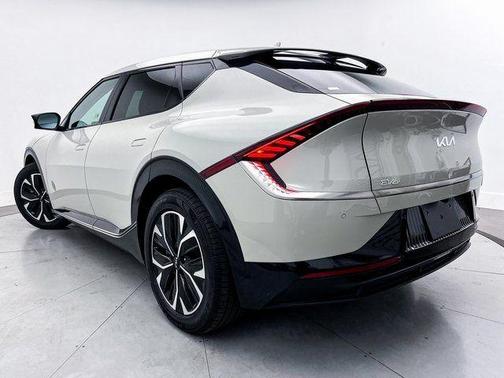 Glacier 2022 Kia EV6 Wind