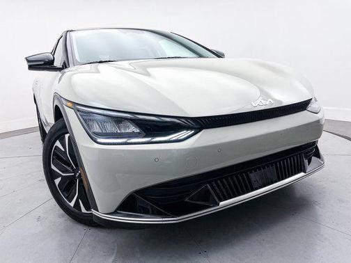 Glacier 2022 Kia EV6 Wind