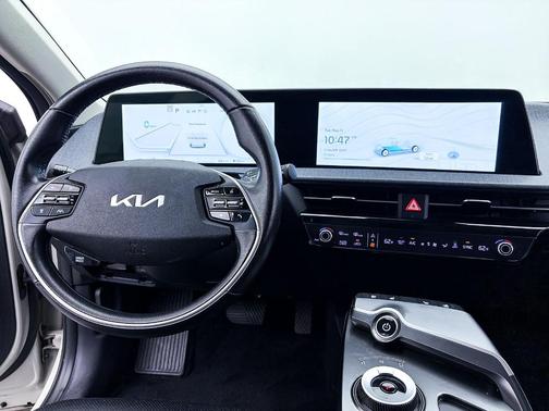 Glacier 2023 Kia EV6 Wind