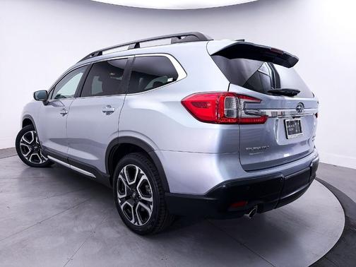 Ice Silver Metallic 2023 Subaru Ascent Limited 7-Passenger