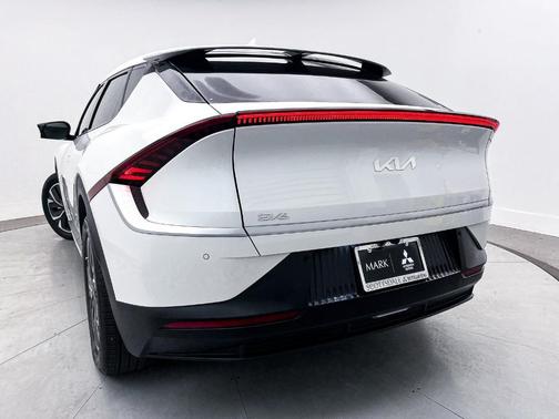 2023 Kia EV6 Light