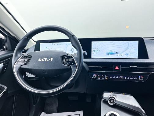 2023 Kia EV6 Light